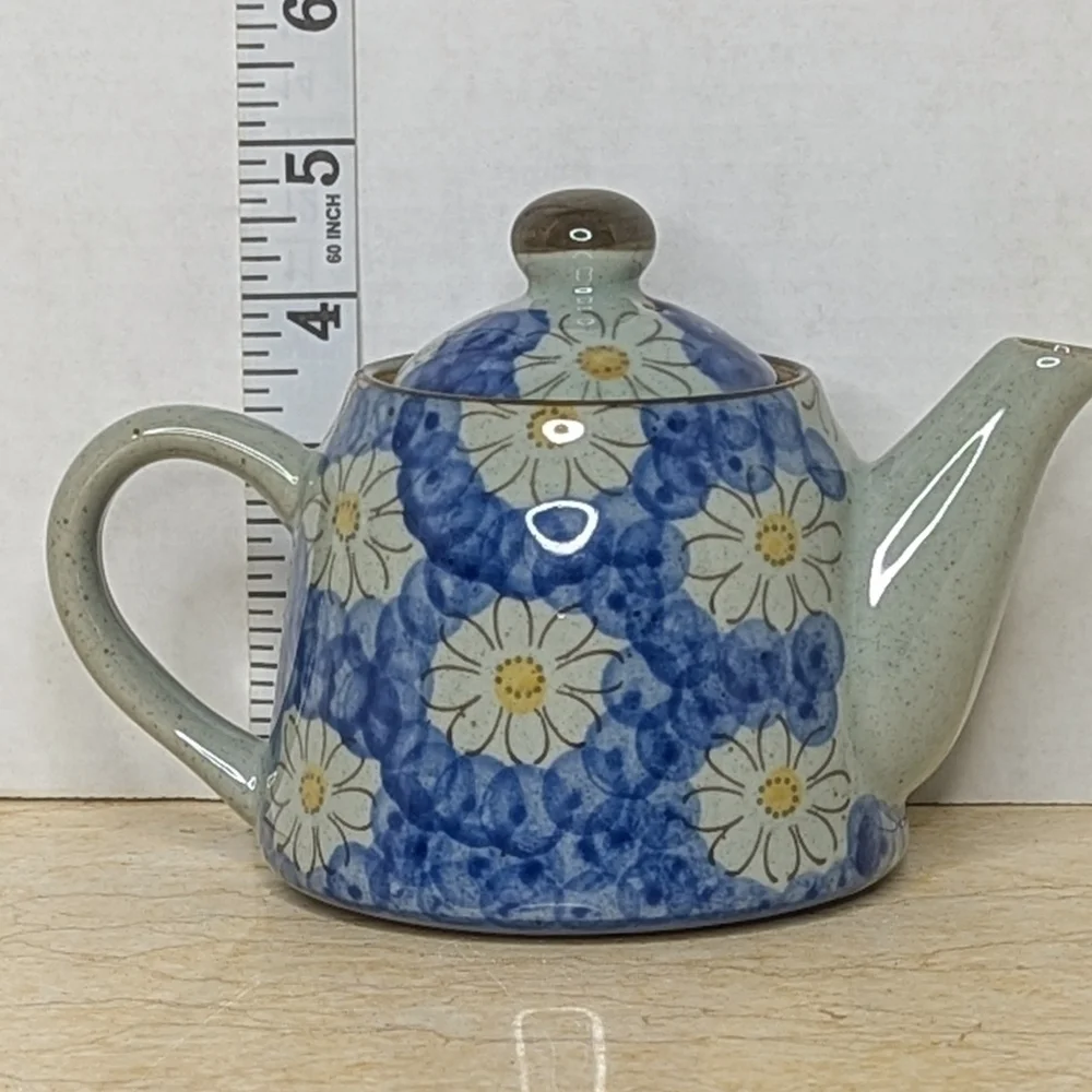 Vintage Ceramic Chinese Blue Daisy Floral Lidded Teapot Cottagecore